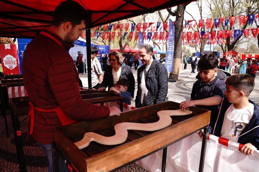 İBB'den Ramazan Bayramı'na özel 'Özgürlük ve Demokrasi Şenliği' başladı 9